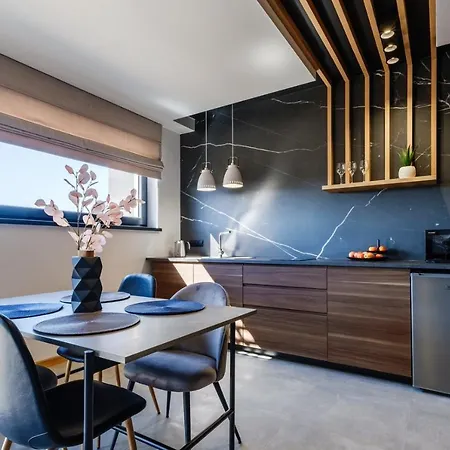 285 كزارني دوناجيك